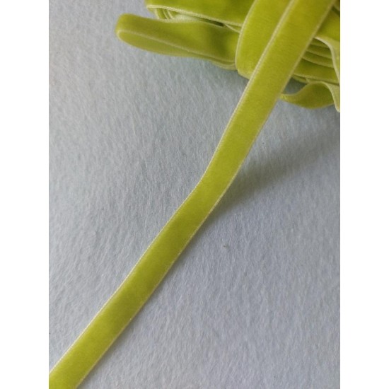 Лента бархатная 1 см, цв. салатовый, цена за 1 м