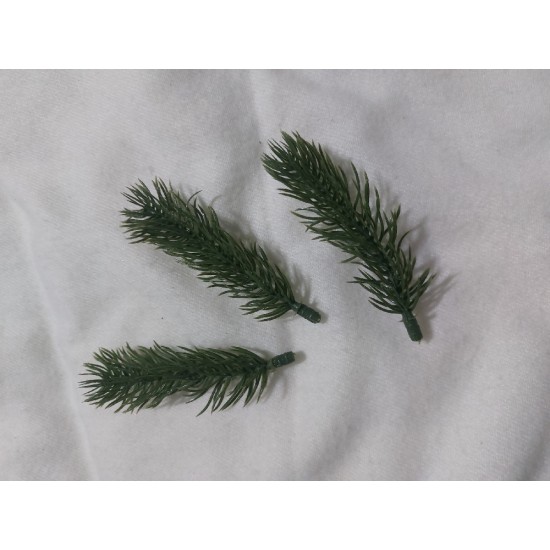 Ветки ели декоративные (пластик) 10см, цена за 1 шт