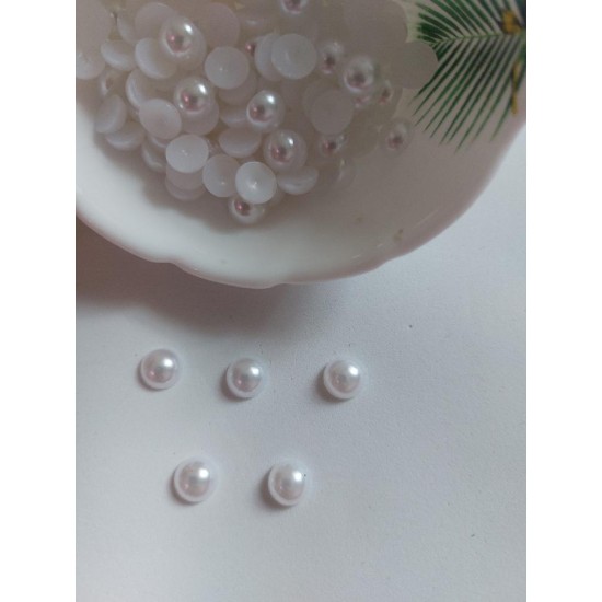 Полубусины под жемчуг 8 мм цв. белый, цена за 20 гр