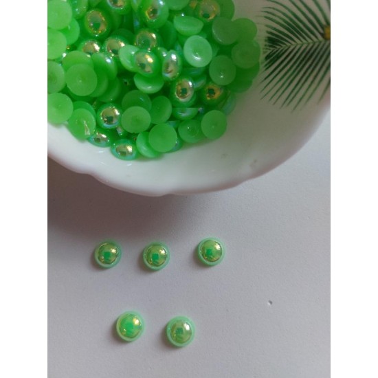 Полубусины под жемчуг перламутровые 8 мм цв. салатовый, цена за 20 гр