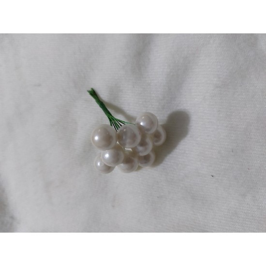 Ягоды на проволоке 12мм (цв. белый перламутр), цена за 10 шт