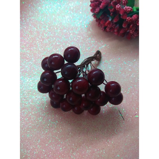Ягодки глянцевые на проволоке 10 мм цв. темно-бордовый, цена за 20 ягодок