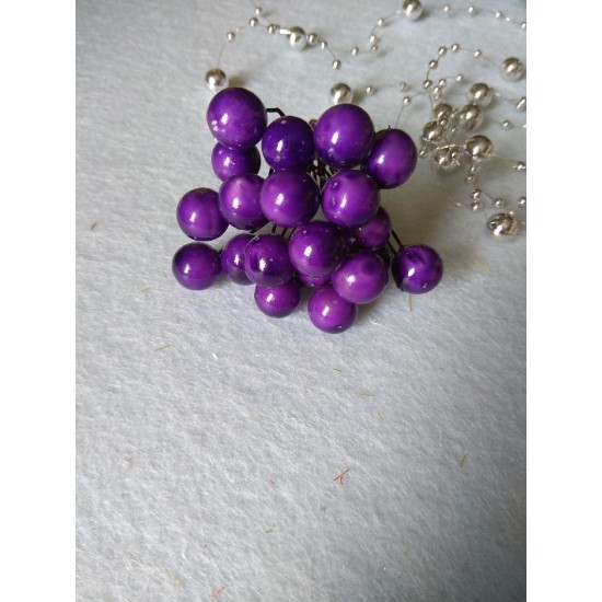 Ягодки глянцевые на проволоке 11 мм цв. фиолетовый, цена за 20 ягодок