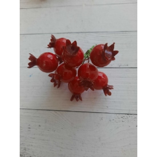 Шиповник на веточке 2,5 см, цена за 10 шт