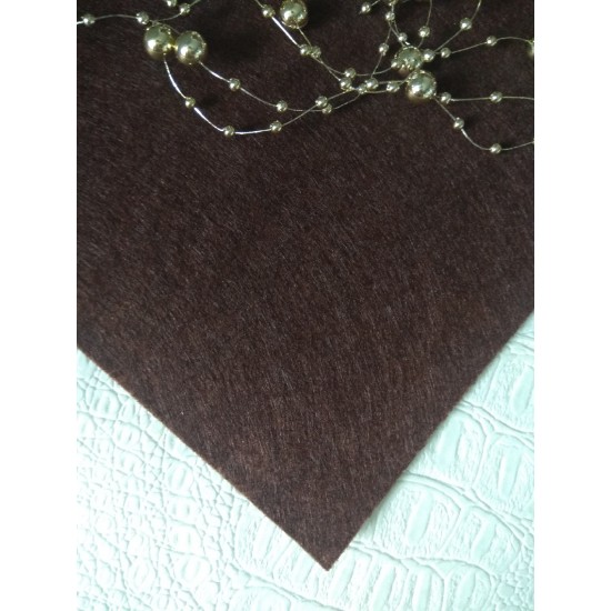 Фетр средней жесткости 1 мм (23*30 см) цв. темно-коричневый, цена за лист