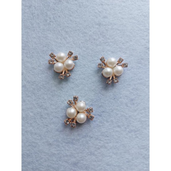 Флоризель пластик/стразы 20мм цв.жемчужный, цена за 1 шт