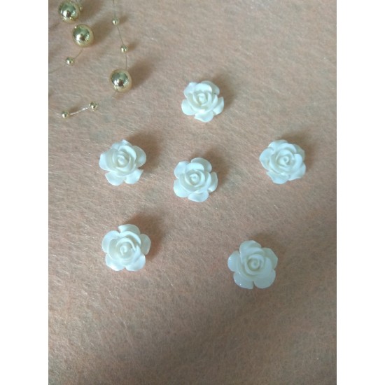 Кабошон "Розочка" 15 мм цв. молочный, цена за 1 шт