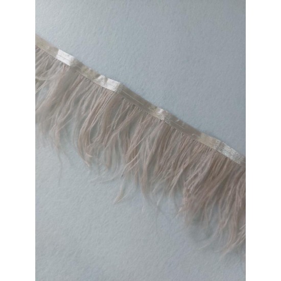 Страусиные перья на ленте цв.пенка, цена за 25 см