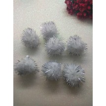 Помпоны с люрексом 3 см, цена за 10 гр (около 14 шт)