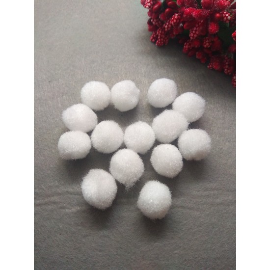 Помпоны 1,5 см, цена за 50 шт