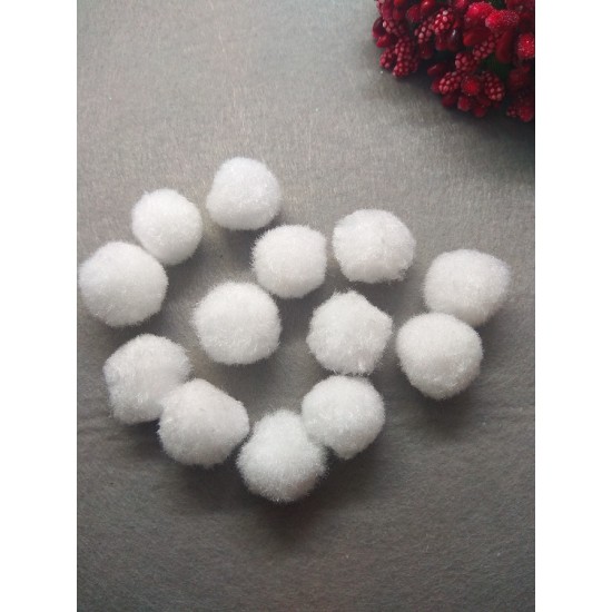 Помпоны 2 см цв. белый, цена за 50 шт