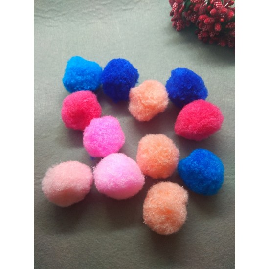 Помпоны 3 см цв. микс, цена за 15 шт