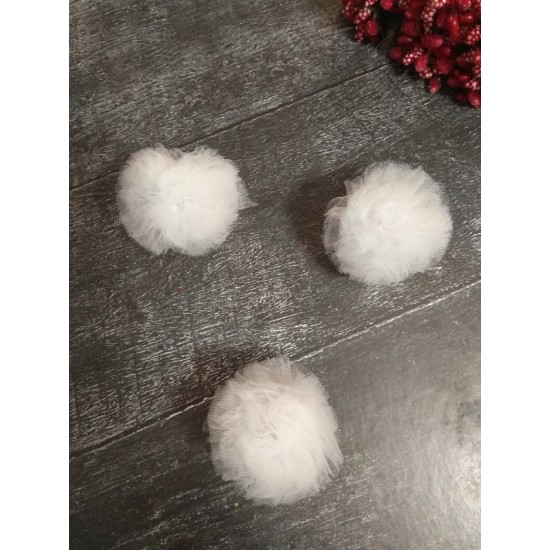 Помпоны из фатина 3,5 см цв. белый, цена за 1 шт