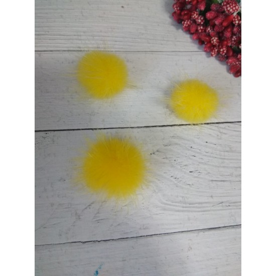 Помпоны меховые 3 см, натуральные , желтый, цена за 1 шт