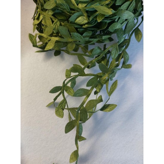 Лента декоративная тем. зеленая, цена за 5 м