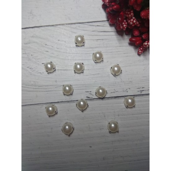 Полубусины в цапах 7 мм цв. белый, цена за 10 шт